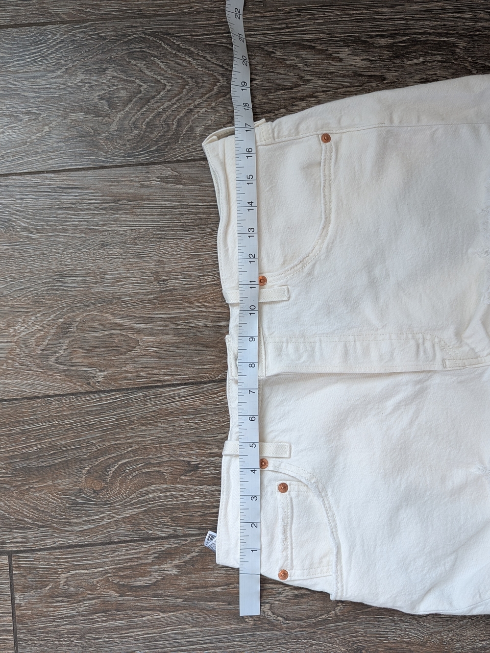 Levi's 501 Denim Shorts White Size 33 Raw Hem Button Fly Butter Mom - Picture 9 of 11